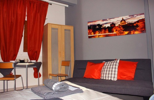 Old Town Apartment | Apartment Sleeps 2 with Free Parking