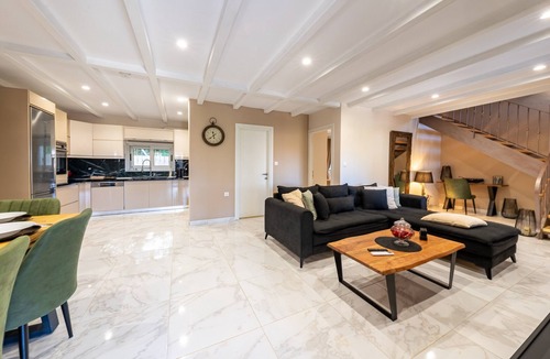 Termenades Apartment | Apartment 'Sorgente' with Mountain View, Wi-Fi and Air Conditioning