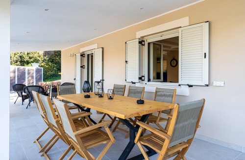 Termenades Apartment | Apartment 'Sorgente' with Mountain View, Wi-Fi and Air Conditioning
