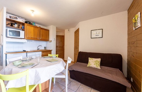 La Giettaz Apartment | Apartment 'Ty Aravis' with Mountain View and Balcony