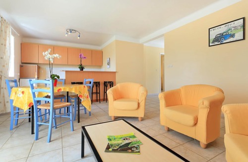 Barjols House | APARTMENT "UGNI BLANC" 4 PERS. IN THE HEART OF A 120-HECT. WINEGROWING ESTATE