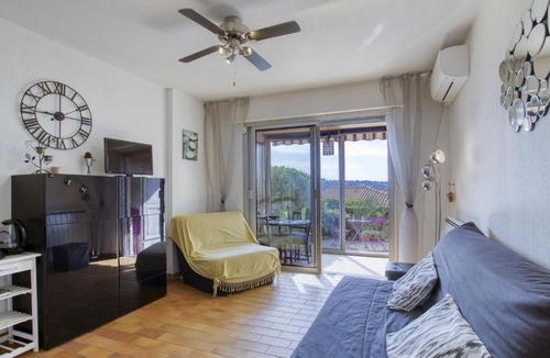 Bandol Apartment | Apartment Vanille by Interhome