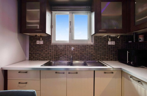 Alikanas Apartment | Apartment "Villa Dionysia A2" close to the Beach with Shared Pool & Wi-Fi