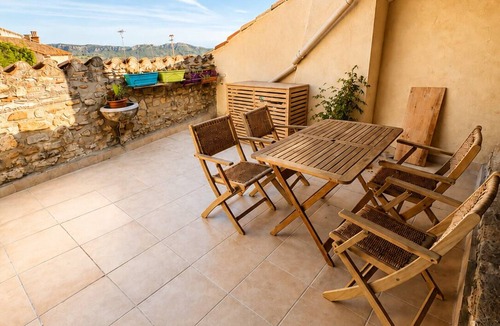 Le Castellet Apartment | Apartment with a terrace in the heart of Le Castellet