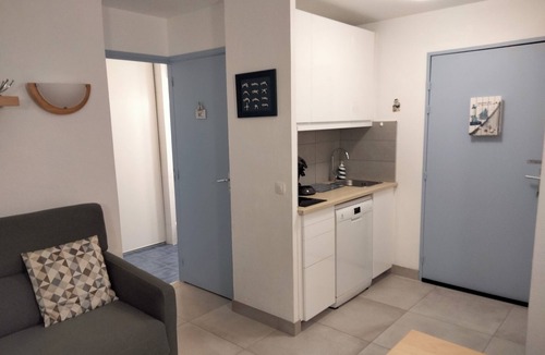 Cavalaire-sur-Mer Apartment | Apartment with pool for 5 persons in a safe Provencal residence
