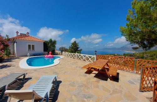 Koumeika House | Apartment with Pool and Panorama View