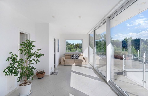 Alvignano Apartment | Apartment with Terrace and Lake View