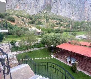 Kryoneri Apartment | Apartments MOYRKOS