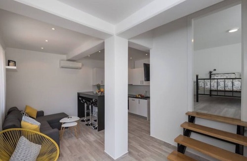 Mokosica Apartment | Apartments Siblings - Premium Two Bedroom Apartment with Terrace and Garden View