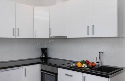 Mokosica Apartment | Apartments Siblings - Premium Two Bedroom Apartment with Terrace and Garden View