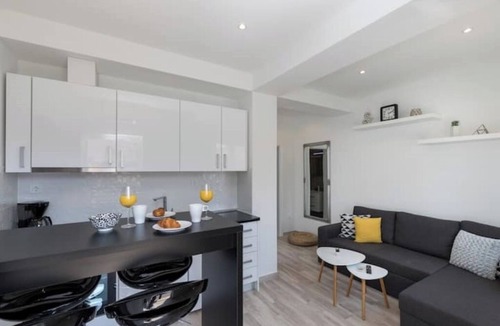 Mokosica Apartment | Apartments Siblings- Superior One Bedroom Apartment with Terrace and Garden View