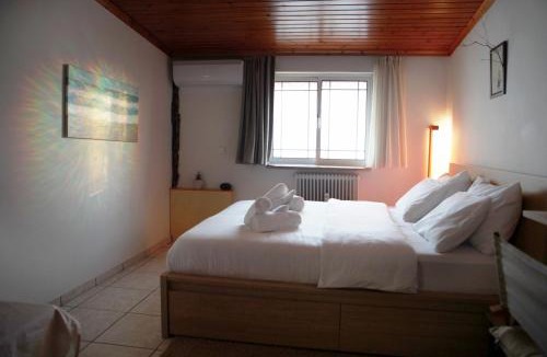 Amarousion Apartment | Apos Roof
