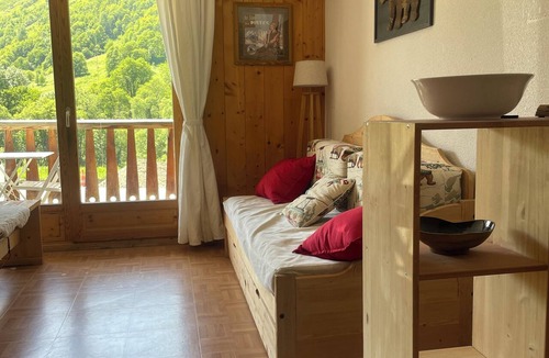 Saint-Sorlin-d'Arves Apartment | App 4 pers.exceptional view of the Aiguilles d'Arves.south-facing balcony.swimming pool & sauna