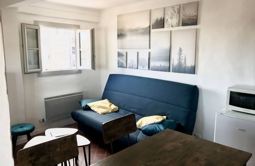 Grasse Apartment | Apparently charming in the heart of Grasse