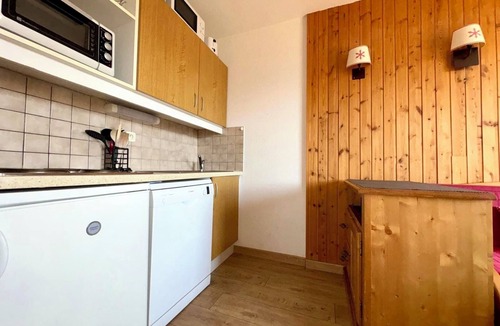 Puy-Saint-Vincent Apartment | Appart 1800m, 6 pers. vue superbe, au pied des pistes ! 6 pers flat ski-in/out