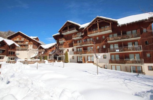 Puy-Saint-Vincent Apartment | Appart 1800m, 6 pers. vue superbe, au pied des pistes ! 6 pers flat ski-in/out