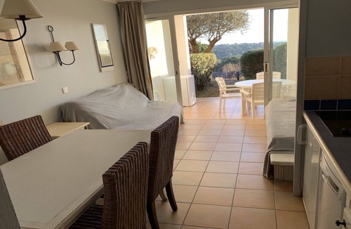 Les Restanques Apartment | Appart 5 pers. in ground garden Grimaud (near St Tropez)