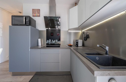 Roquebrune-Cap-Martin Apartment | Appart lumineux climatisé au dernier étage – parfait pour 4 pers