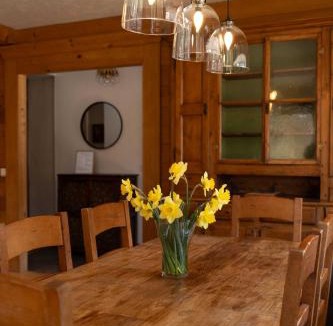 Demi-Quartier Apartment | appartement 103m2 près de Megève, face à télécabine la Princesse,2 chambres , garage, local à ski