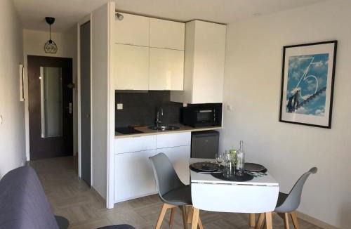 Bastide Giraud Apartment | Appartement 2 personnes calme proche de la mer piscine tennis