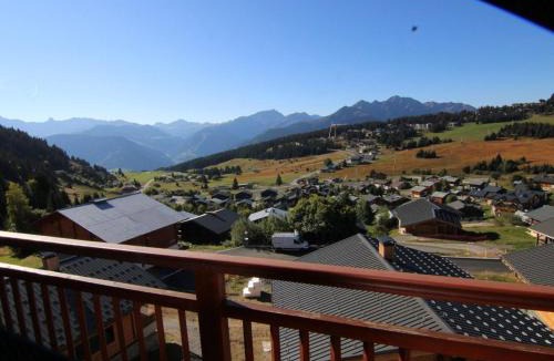 Les Saisies Apartment | Appartement 2 pièces Les Saisies, haut de la station, 6 personnes, balcon. - FR-1-594-74
