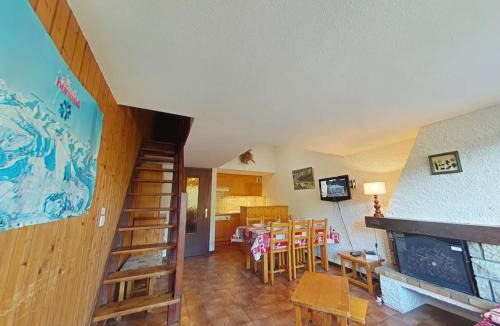 Le Grand-Bornand Apartment | Appartement 3 pièces/6 pers avec cheminée et parking couvert - FR-1-241-229