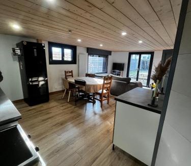 Sallanches Apartment | Appartement chaleureux et proche de station de ski