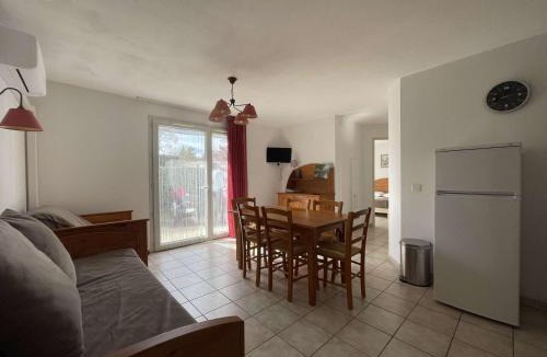 Vallon-Pont-d'Arc Apartment | Appartement climatisé de 3 pièces avec piscine, terrasse et parking - Vallon-Pont-d'Arc - FR-1-382-54