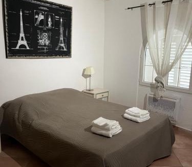 Claviers Apartment | Appartement complet f3-f4 cœur du village Max 5 pers Provence
