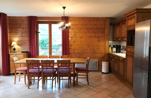 Chamonix City Centre Apartment | Appartement de standing Chamonix 4 pers, parking/ski - FR-1-507-34