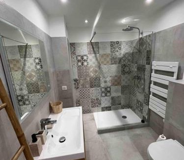 Sainte-Maxime City Centre Apartment | Appartement en face de la plage