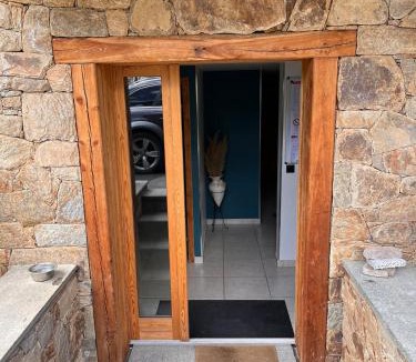 La Roche-de-Rame Apartment | Appartement en rez de jardin