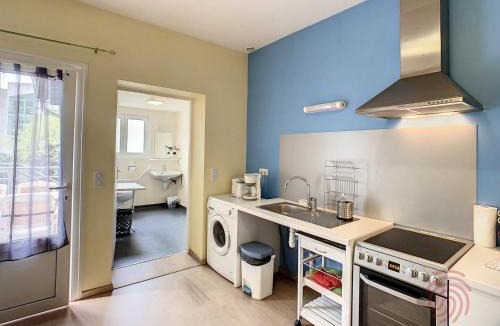 Lamalou-les-Bains Apartment | Appartement F2 climatisé avec terrasse et parking, proche des Thermes et du centre - Lamalou les Bains - FR-1-451-164