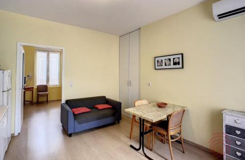 Lamalou-les-Bains Apartment | Appartement F2 climatisé avec terrasse et parking, proche des Thermes et du centre - Lamalou les Bains - FR-1-451-164