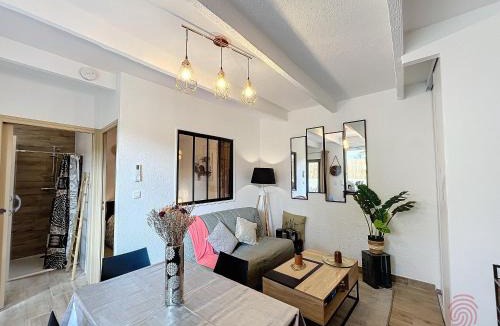 Lamalou-les-Bains Apartment | Appartement F2 Climatisé avec Terrasse à 100m des Thermes et du Centre de Lamalou-les-Bains - FR-1-451-201