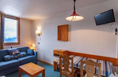 Meribel-Mottaret Apartment | Appartement lumineux près des pistes, 2 lits simples + canapé - FR-1-355-102