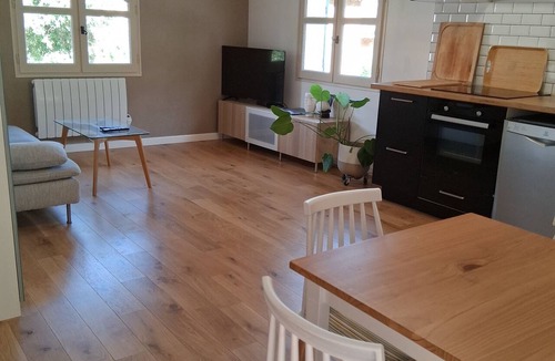 Sollies-Toucas Villa | Appartement T2 Dans Villa à la Campagne