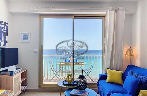 Cavaliere Beach Apartment | Appartement T2 vue mer, pieds dans l'eau avec accès direct à la plage de Cavalière - LE LAVANDOU