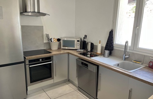 Sainte-Maxime Apartment | Appartement vue sur les Collines à 10 min de la mer