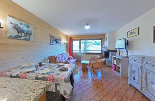 Le Grand-Bornand Apartment | Appt avec cheminée, balcon sud et parking au Grand-Bornand - FR-1-241-213