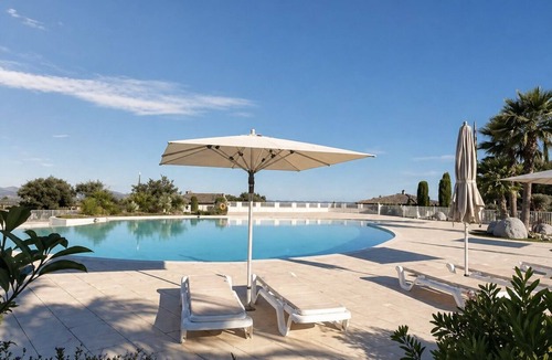 La Rouviere Apartment | Appt du Golf- 4 people - Wifi - Air conditioning - Swimming pool - Tennis court