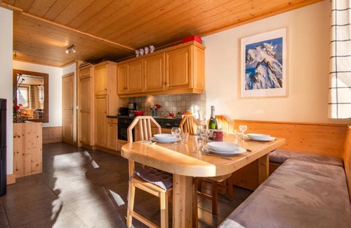 Montroc Apartment | Apt Arsene2 Mont Blanc view for 5 next to ski - Happy Rentals