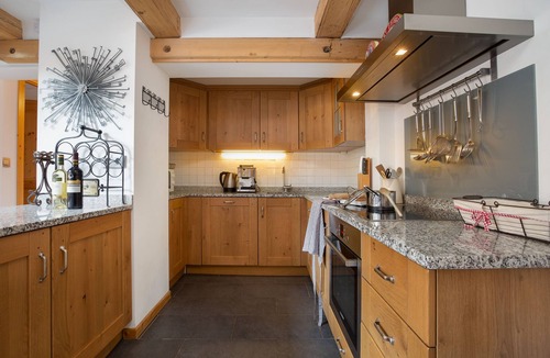 Le Tour Apartment | Apt Clusettes 1-min walk to ski + parking & WiFi, Le Tour (Argentière), France