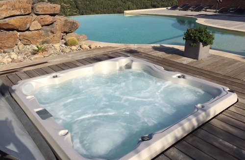 Ollioules Villa | Architect-designed villa with pool and jacuzzi, sea view