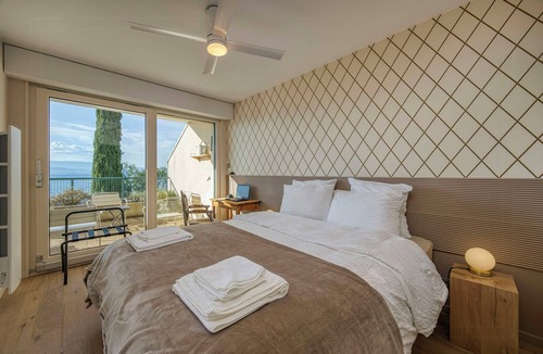 Anthy-sur-Leman Apartment | Art apartment on Lake Geneva