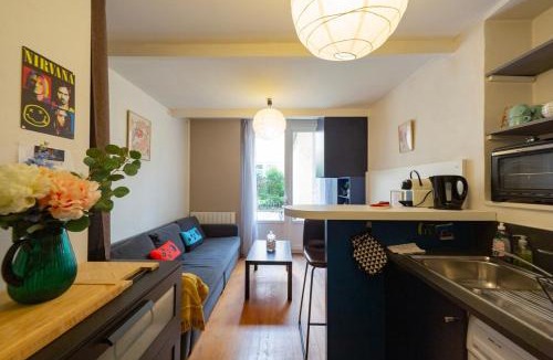 Moliere - Edgard Quinet Apartment | Art de Recevoir - Chic & Ancient Duplex Quais Rhône - Lyon Centre