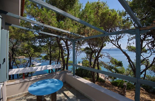 Isomata Villa | Art Villa next to the sea, 3 min from Agios Petros beach,3 bedrooms,3 bathrooms