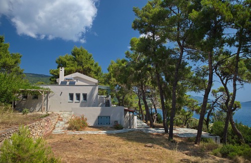 Isomata Villa | Art Villa next to the sea, 3 min from Agios Petros beach,3 bedrooms,3 bathrooms