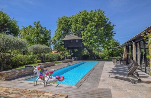 Trans-en-Provence Villa | ARTIST'S HOUSE FOR 10 PEOPLE WITH HEATED SWIMMING POOL, SECURED VAR RETREAT