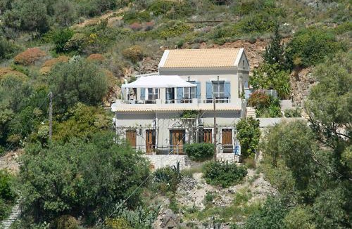 Frourion Apartment | Assos Caldera